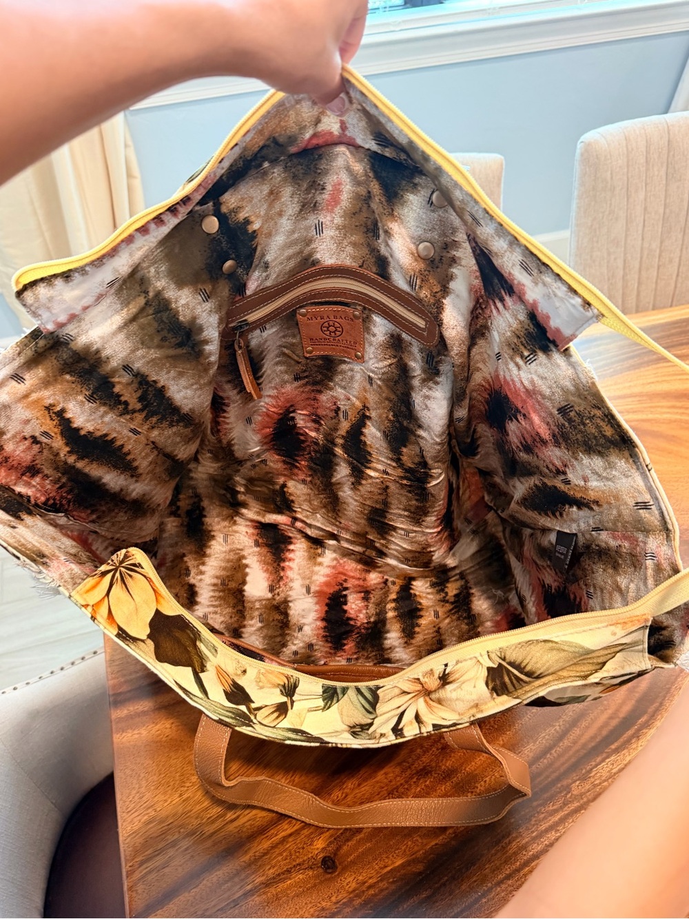 MYRA Lovely Florals Weekender
Bag in Off White NWOT - Picture 7 of 15